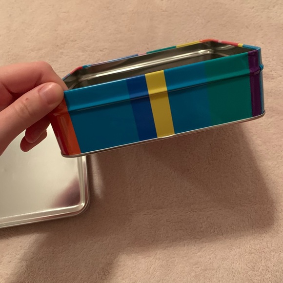 COLLEGE SALE TIN - Picture 4 of 4